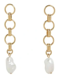 Circle Link Pearl Earring
