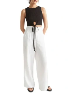 Keyhole Tie Tank In Black