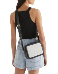 Textured Logo Crossbody Bag 7 Textured Logo Crossbody Bag -Heritage 939697660 939691090 3 720x928