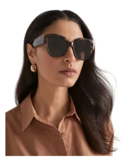 Bella Oversized Sunglasses In Brown Tort 5 Bella Oversized Sunglasses In Brown Tort -Heritage 981966520 981964540 3 720x928