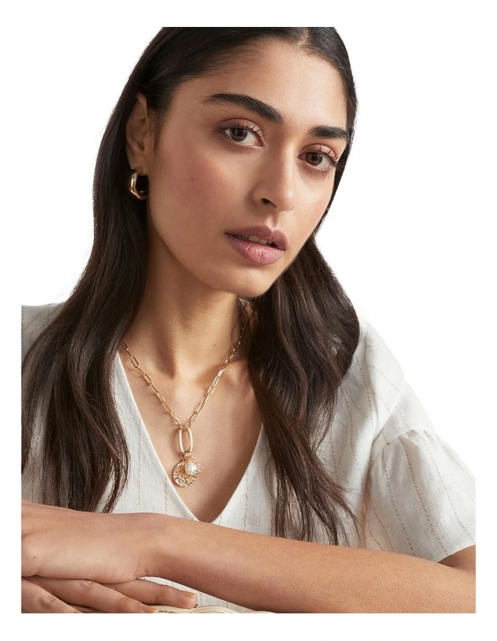 Sun Chain Necklace In Gold 3 Sun Chain Necklace In Gold - Image 3