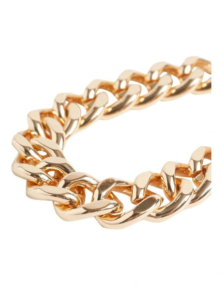 Flat Curb Chain Bracelet In Gold 3 Flat Curb Chain Bracelet In Gold - Image 3