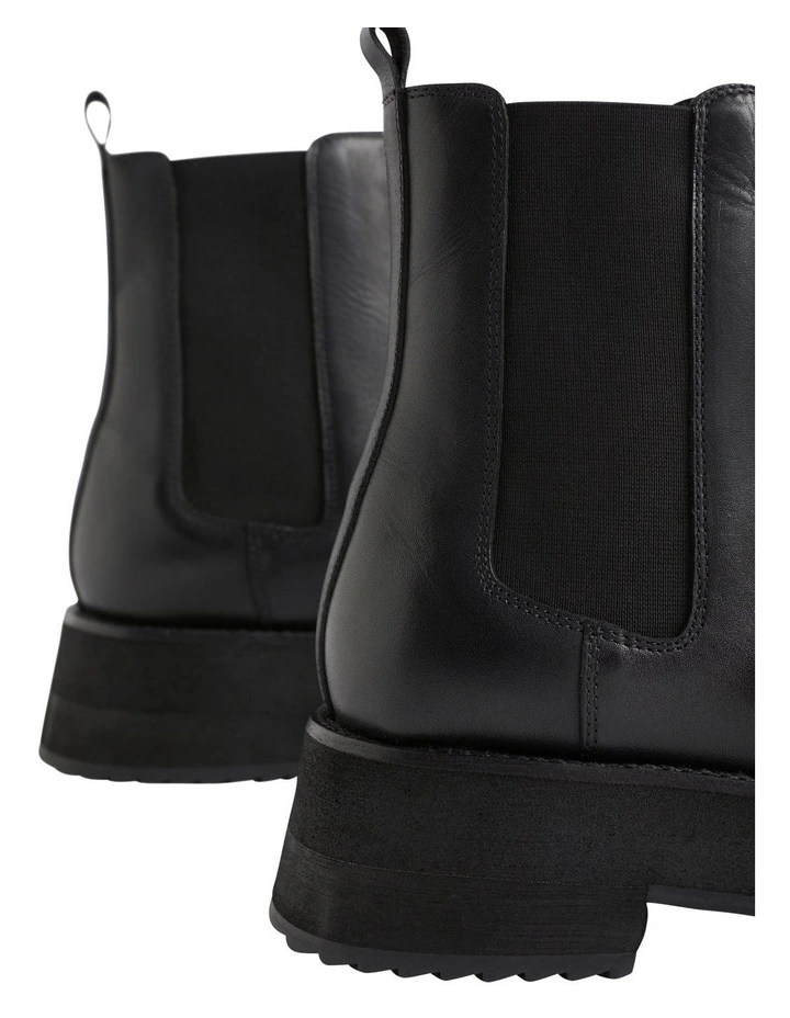 Elliot Gusset Boot In Black 4 Elliot Gusset Boot In Black - Image 4