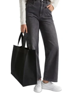 Knitted Tote In Black 6 Knitted Tote In Black -Heritage 988448860 988441300 3 720x928