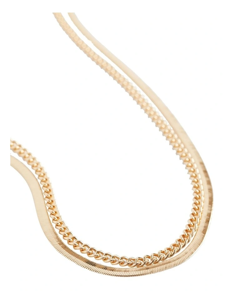 Mini Curb Chain Necklace In Gold 3 Mini Curb Chain Necklace In Gold - Image 3